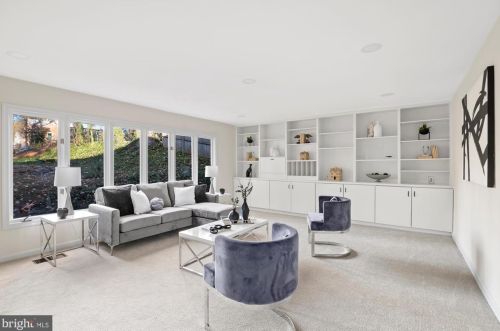 1005 Highland Dr, Silver Spring, MD 20910-4129