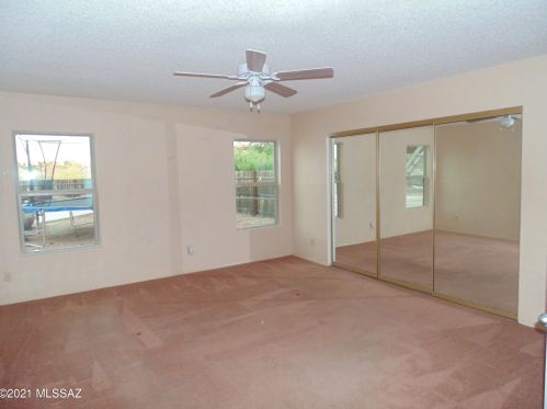 10600 Breckinridge Dr, Tucson AZ 85730-5018 exterior