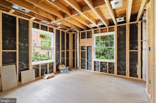 5121 Klingle St, Washington DC  20016-2654 exterior