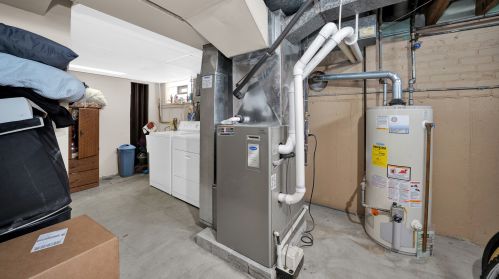 8243 Francisco Ave, Chicago IL 60645-4302 exterior