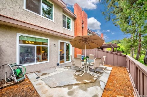 2624 Monterey Pl, Fullerton CA 92833-2084 exterior