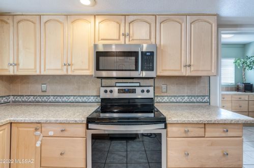 7431 Ln Cienega Dr, Tucson AZ 85712-1423 exterior