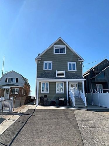 105 Melba St, Milford, CT 06460-7402