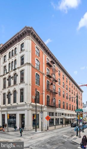 105 12th St, Philadelphia PA  19107-4809 exterior