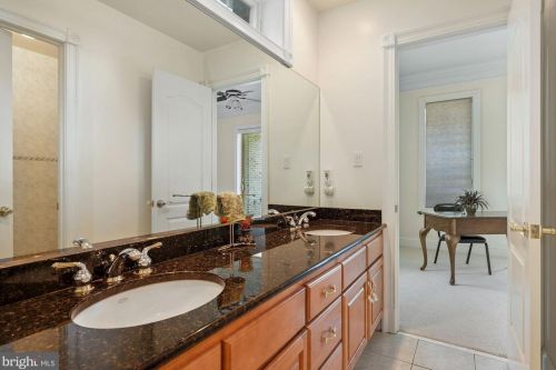 12705 Greenbriar Rd, Rockville MD 20854-6324 exterior