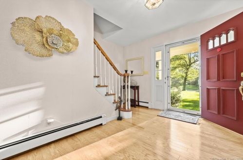 12 Old Farm Rd, Seymour, CT 06478-1705