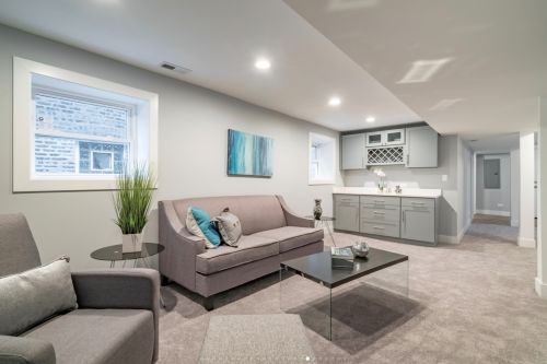 4501 Kilbourn Ave, Chicago IL 60646-5940 exterior