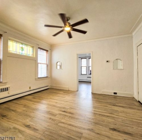 364 Wainwright St, Newark NJ  07112-6210 exterior