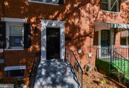 4326 Gault Pl, Washington, DC 20019-8007