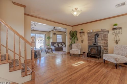 301 West Ln, Clark NJ  07066-1631 exterior