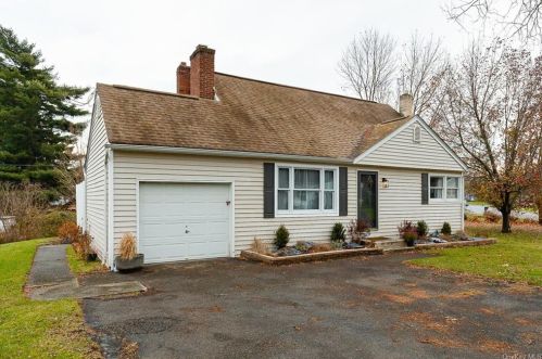 23 Marwood Dr, Poughkeepsie NY exterior