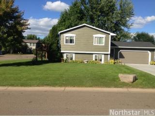 658 Liberty Hts, Chaska MN  55318-1690 exterior