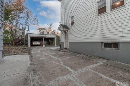 49 Guilden St, New Brunswick NJ 08901-1743 exterior