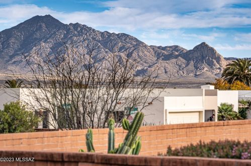 735 Los Opalos, Green Valley AZ 85614-2312 exterior