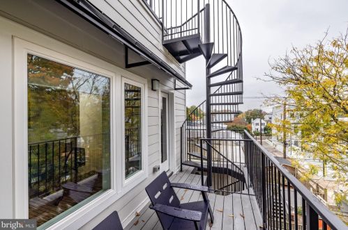 1818 37th St, Washington DC  20007-2238 exterior