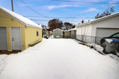 3035 73rd St, Milwaukee WI  53210-1068 exterior