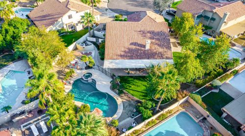 17002 32 Way, Phoenix AZ 85018-3973 exterior