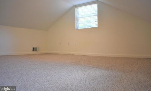 4 Leymar Rd, Glen Burnie MD 21060-7107 exterior