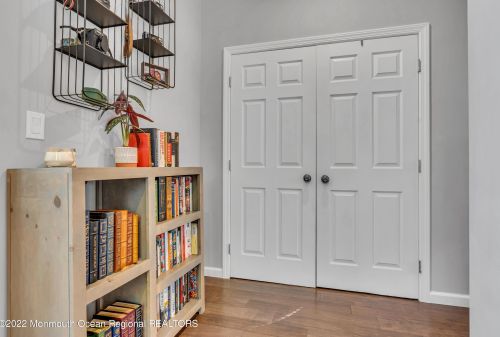 33 Avenue C, Atlantic Highlands NJ  07716-1069 exterior