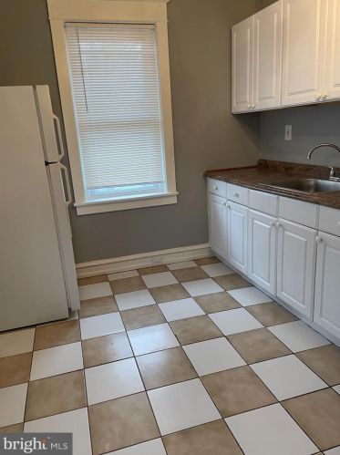 224 27 St, Camden NJ 08105-3927 exterior