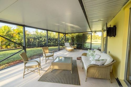 1579 Sunshine Ave, Fort Pierce FL  34952-6011 exterior