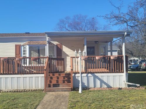 3 Emerson Rd, New Brunswick, NJ 08902-3420