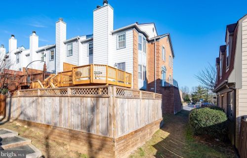 7312 Mallory Cir, Alexandria VA 22315-4704 exterior