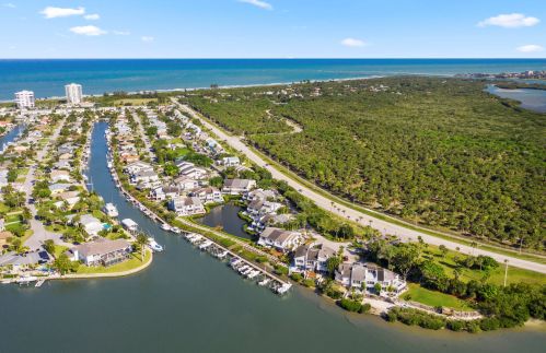 2500 Harbour Cv Dr, Fort Pierce FL 34949-1561 exterior