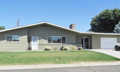3415 Gregory Ave, Yakima, WA 98902-4821