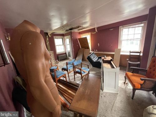 9 Cadwalader Dr, Trenton NJ 08618-0033 exterior