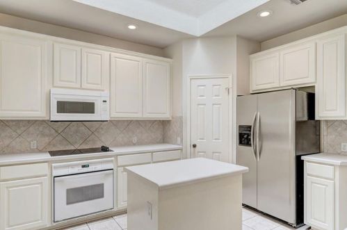 2801 Cascade Fls Dr, Austin TX 78738-5347 exterior