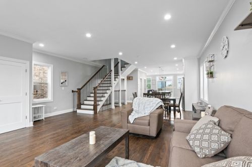 2419 Carmen Ave, Chicago IL  60625-2605 exterior