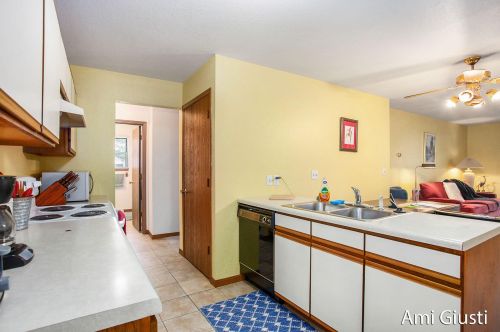 1910 Burton, Grand Rapids MI 49506-4620 exterior