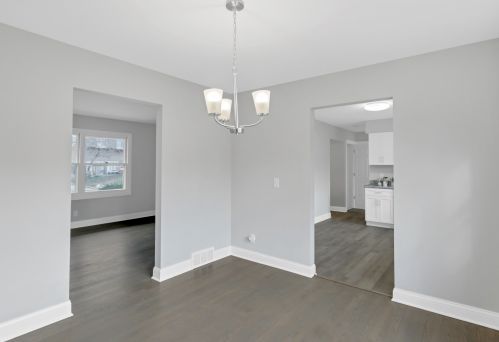 202 Walnut Dr, Saint Charles IL  60174-1540 exterior