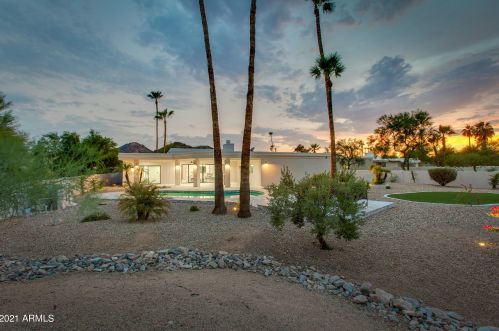 9919 47th Pl, Phoenix AZ  85028-4242 exterior