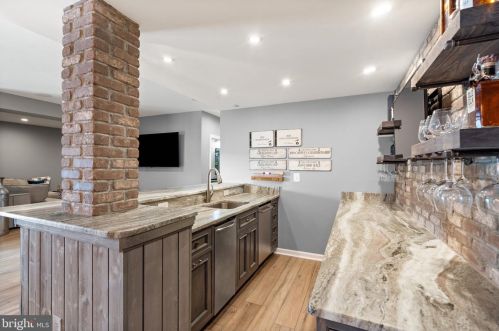 23073 Creighton Farms Dr, Leesburg VA 20175-6491 exterior