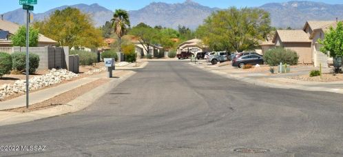 6476 David Dr, Tucson AZ 85730-1813 exterior