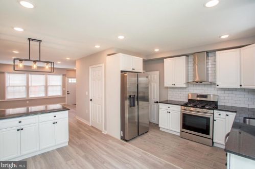 5809 Ditman St, Philadelphia PA 19135-4043 exterior