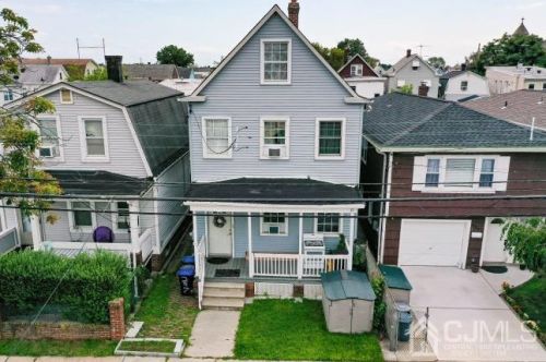 297 Sutton St, Perth Amboy NJ 08861-3332 exterior