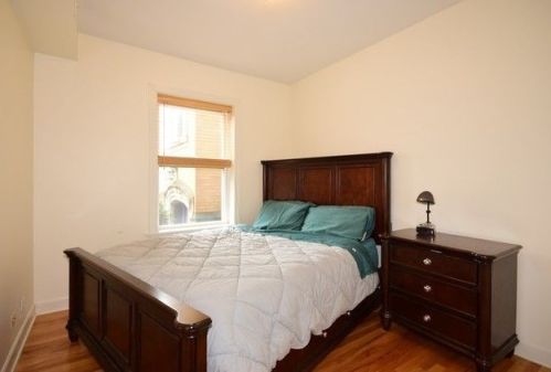 1529 Rosemont Ave, Chicago IL 60660-1360 exterior