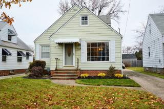 7922 Theota Ave, Cleveland, OH 44129-1818