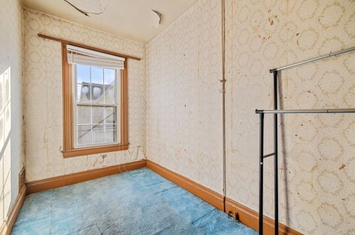 1828 Middle St, Pittsburgh PA 15215-2719 exterior