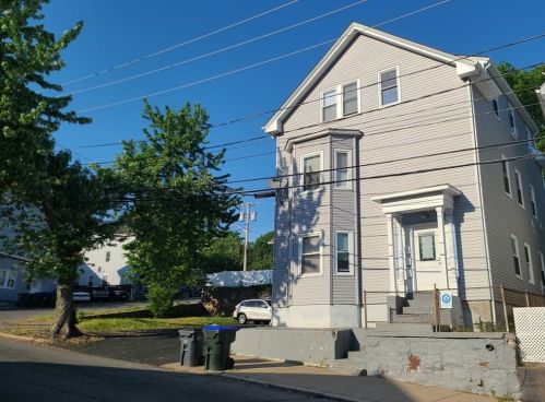 65 Harold St, Providence, RI 02908-5426