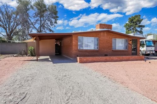 6082 20th St, Tucson, AZ 85711-5216