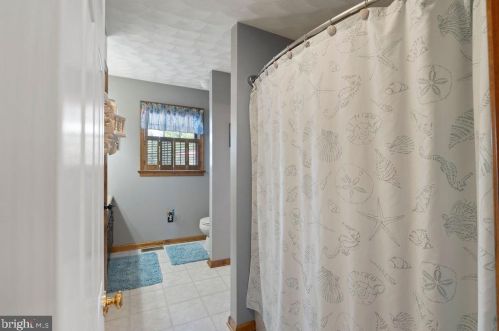 1165 Fox Run Ter, Hanover PA 17331-8742 exterior