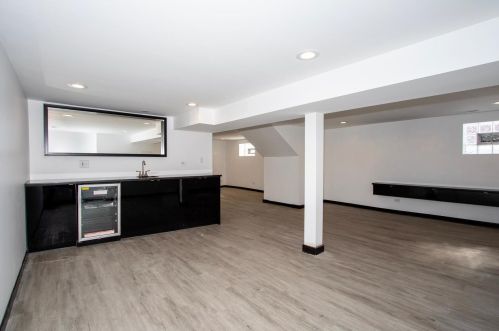 7659 Indiana Ave, Chicago IL 60619-2330 exterior