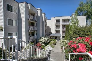 130 95th St, Seattle, WA 98115-2043
