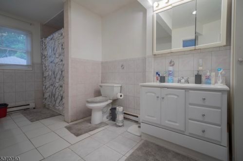 25 Forest Ave, Paterson NJ 07506-1826 exterior