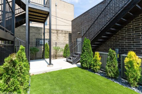 2447 Clybourn Ave, Chicago IL  60614-1918 exterior