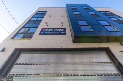 2304 9th St, Philadelphia PA  19148-3727 exterior